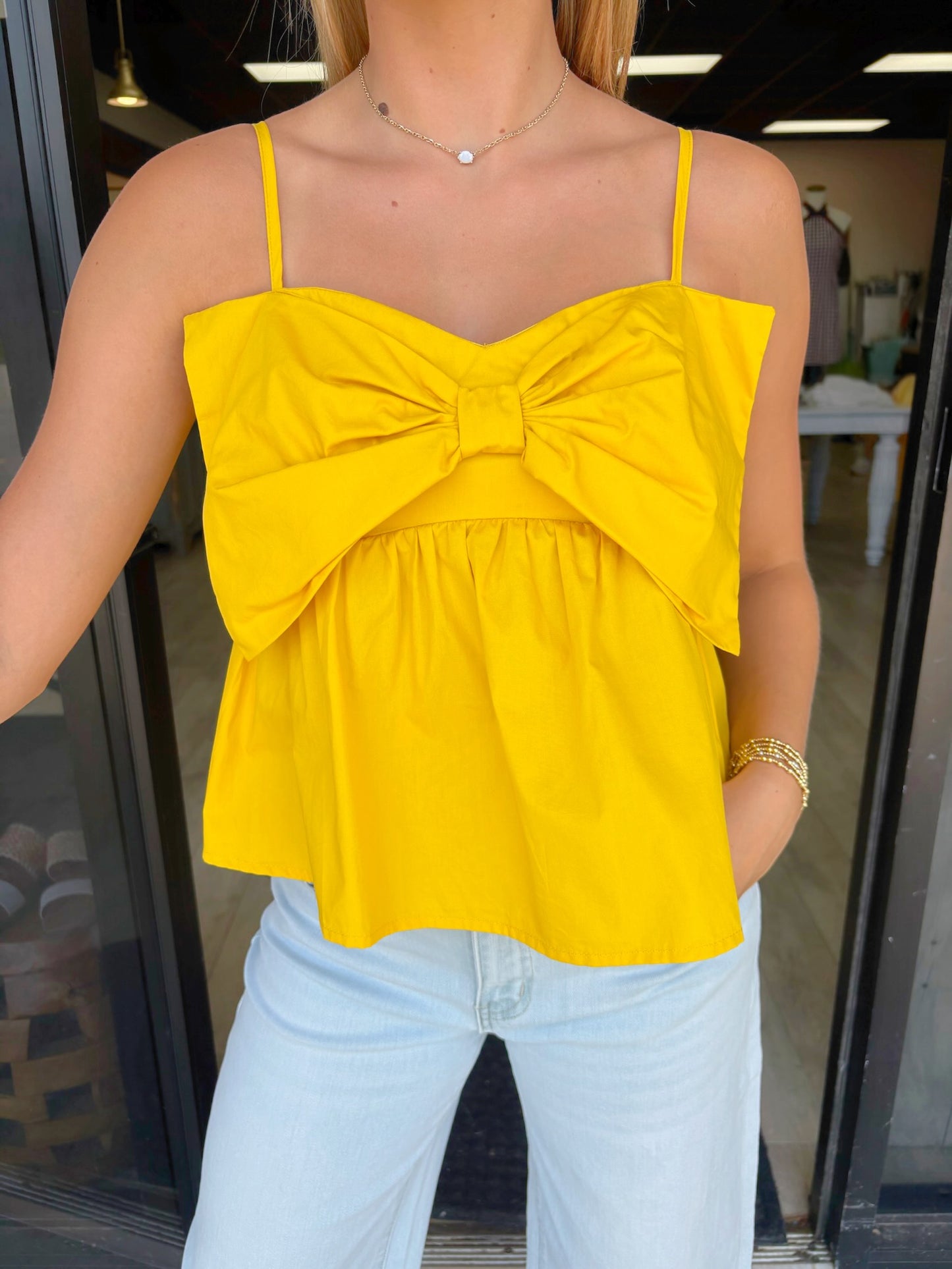 BEAUX LIONS Top