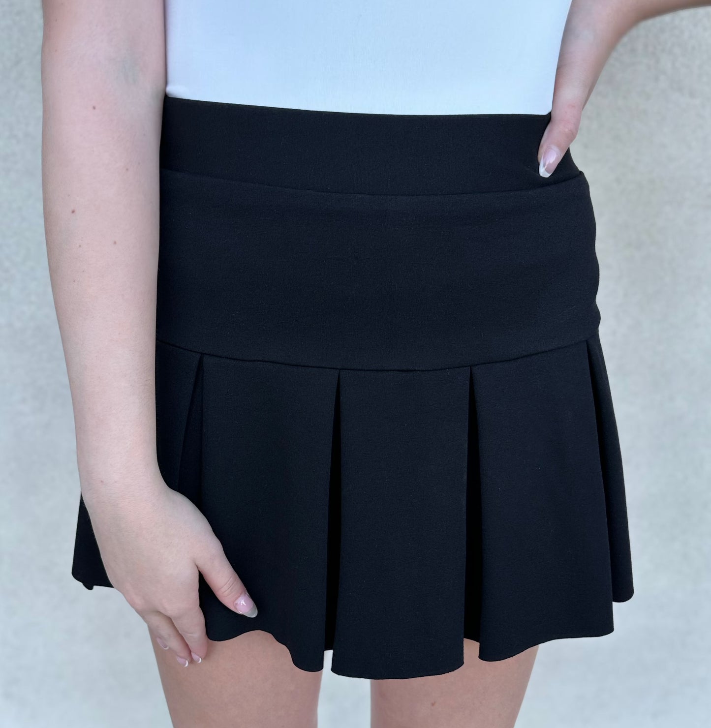 Fault Pleated Skirt in Black