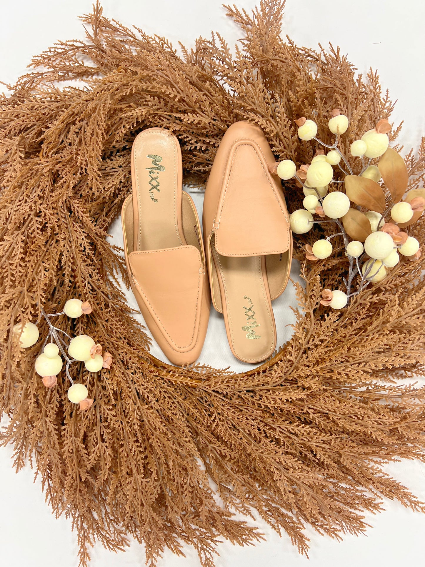 Mixx Shuz Mule in Beige