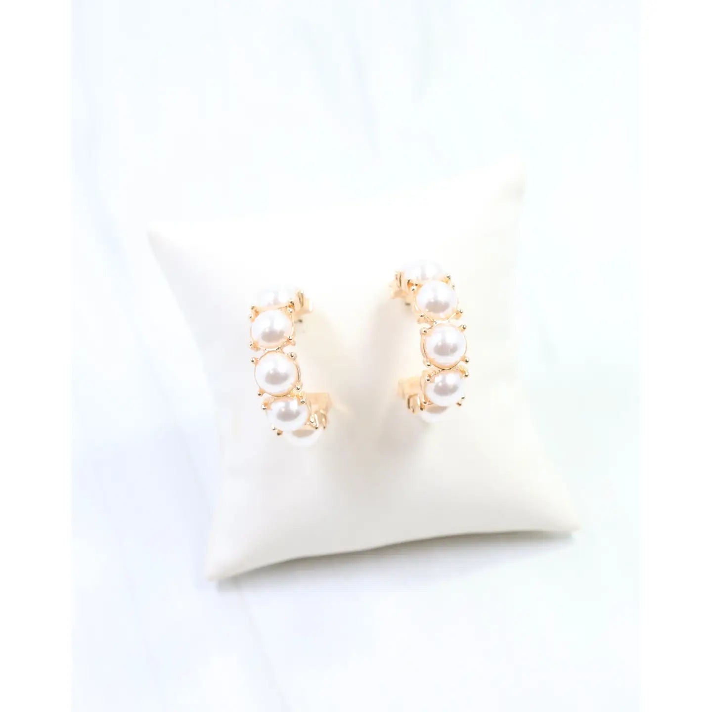 Cleo Pearl Hoops
